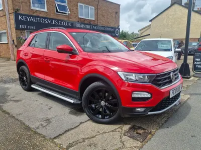 Used VW T-Roc SE 115 HP (84 kW) 2018 Red SUV