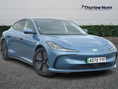 Begagnad MG IM5 300 kW (408 HK) 2025 Blå Halvkombi