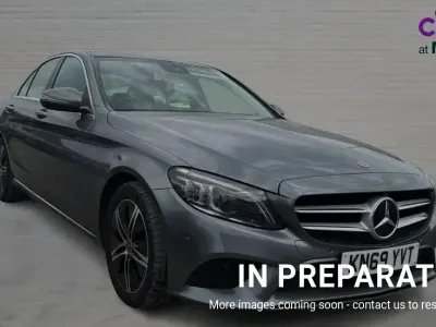 Usado Mercedes C220 Premium Plus 194 HP (142 kW) 2019 Cinzento Sedan