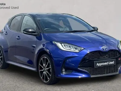 Used Toyota Yaris Sport 130 HP (95 kW) 2024 Juniper blue bitone Hatchback