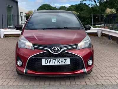 Used Toyota Yaris Design 99 HP (72 kW) 2017 Red Hatchback