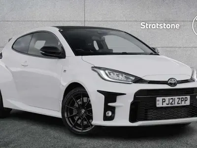 Used Toyota Yaris 261 HP (191 kW) 2021 White Hatchback