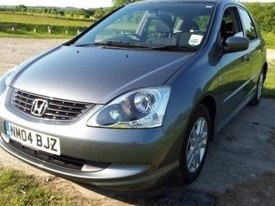 Begagnad Honda Civic 2004 Halvkombi