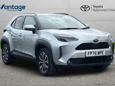 Used Toyota Yaris Cross Design 113 HP (83 kW) 2025 Silver SUV