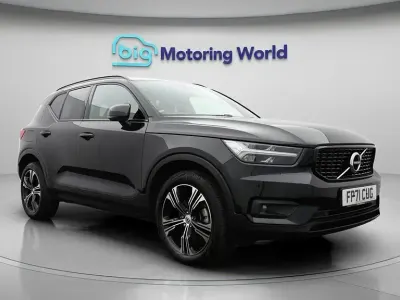Begagnad Volvo XC40 R-Design 197 HK (144 kW) 2022 Svart SUV
