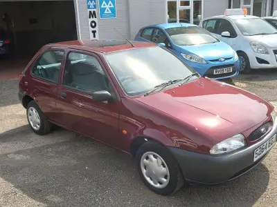 Used Ford Fiesta Finesse 1998 Red Hatchback
