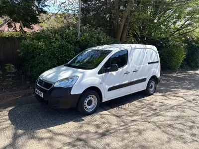 Usado Peugeot Partner 98 HP (72 kW) 2018 Branco