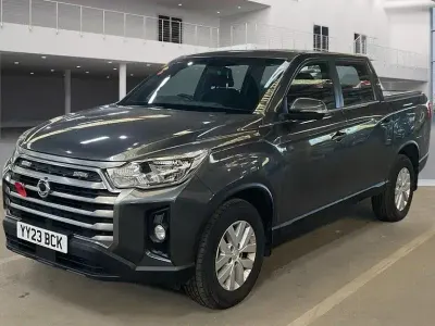 Usado SsangYong Musso 181 HP (133 kW) 2023 Cinzento Pickup
