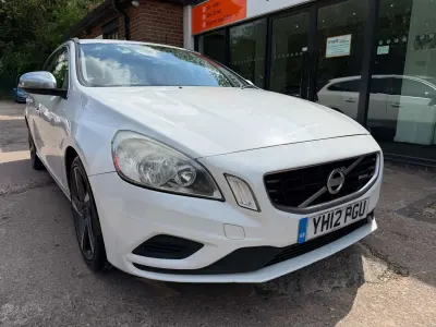 Begagnad Volvo V60 R-Design 115 HK (84 kW) 2012 Vit Kombi