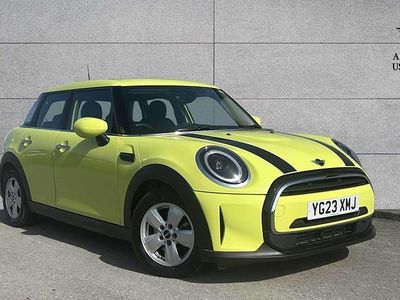 Used Mini Cooper Classic 134 HP (98 kW) 2023 Yellow Hatchback