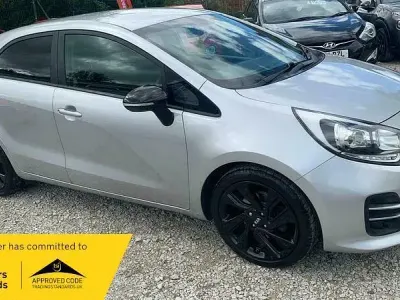 Used Kia Rio 90 HP (66 kW) 2016 Silver Hatchback