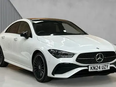 Begagnad Mercedes CLA220 AMG Line Premium Plus 190 HK (139 kW) 2024 Vit Sedan
