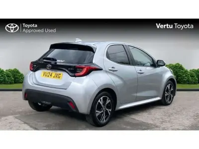 Used Toyota Yaris Hybrid Design 113 HP (83 kW) 2024 Silver Hatchback