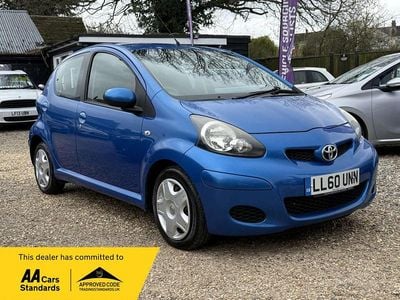 Used Toyota Aygo 67 HP (49 kW) 2010 Blue Hatchback