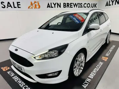 Used Ford Focus ST-Line 125 HP (91 kW) 2017 White Estate