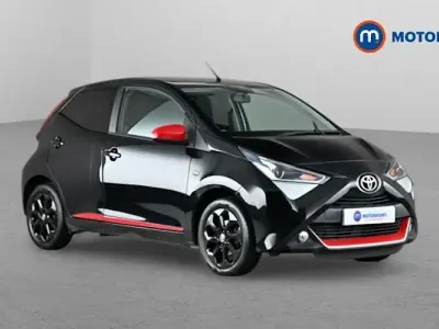 Begagnad Toyota Aygo Trend 72 HK (52 kW) 2020 Svart Halvkombi