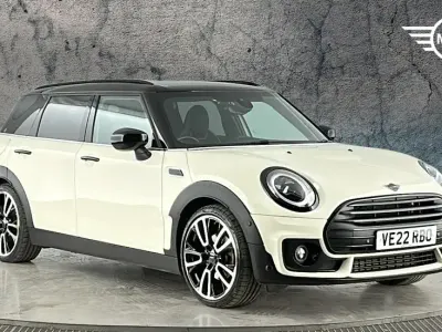 Begagnad Mini Cooper Clubman Sport 134 HK (98 kW) 2022 Vit Kombi