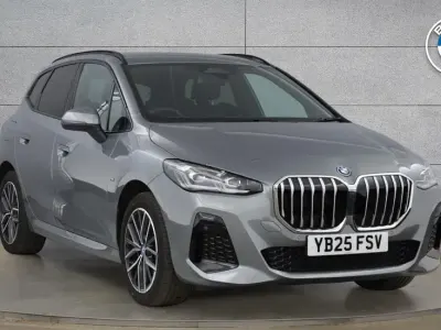 Begagnad BMW 225 Active Tourer M Sport 242 HK (177 kW) 2025 Grå Minibuss