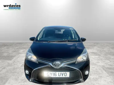 Used Toyota Yaris 99 HP (72 kW) 2016 Eclipse black Hatchback