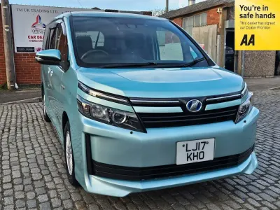 Used Toyota Voxy 2017 Green MPV