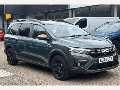 Used Dacia Jogger Extreme 141 HP (103 kW) 2025 MPV