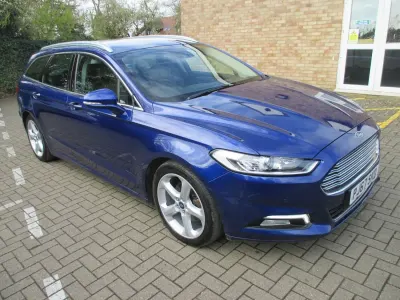 Begagnad Ford Mondeo Titanium 160 HK (117 kW) 2017 Blå Kombi