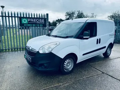 Used Vauxhall Combo 2014 White MPV
