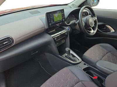 Used Toyota Yaris Cross 113 HP (83 kW) 2023 Red SUV