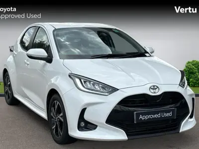 Used Toyota Yaris Design 116 HP (85 kW) 2024 White Hatchback