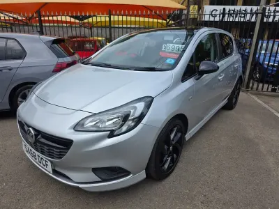 Usado Vauxhall Corsa SRi 90 CV (66 kW) 2018 Plateado Utilitario