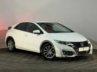 Used Honda Civic SE Plus 120 HP (88 kW) 2015 White Hatchback