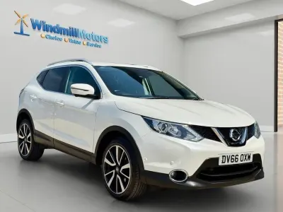 Used Nissan Qashqai Tekna 163 HP (119 kW) 2016 White SUV