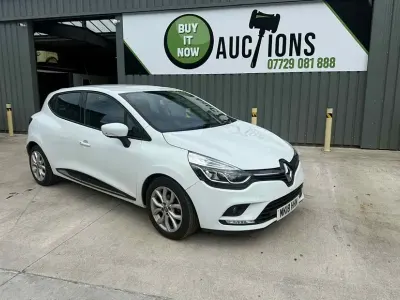 Used Renault Clio Dynamique 90 HP (66 kW) 2018 White Hatchback