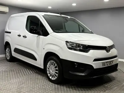 Used Toyota Proace 120 HP (88 kW) 2023 White MPV