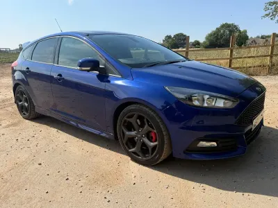Used Ford Focus ST 250 HP (183 kW) 2015 Blue Hatchback