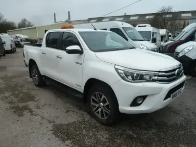 Used Toyota HiLux 150 HP (110 kW) 2018 White Pickup