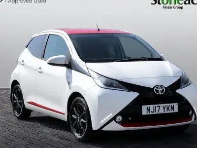 Used Toyota Aygo x-press 69 HP (50 kW) 2017 White Hatchback