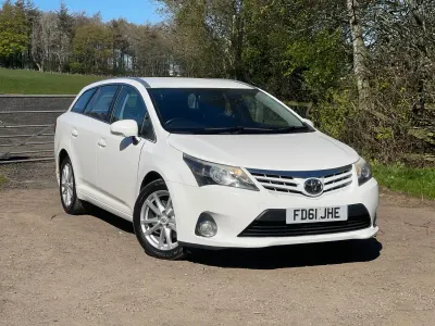 Used Toyota Avensis 147 HP (108 kW) 2011 White Estate