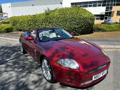 Używany Jaguar XKR Supercharged 420 KM (308 kW) 2007 Czerwony Kabriolet