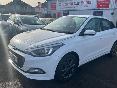 Used Hyundai i20 SE 84 HP (61 kW) 2015 White Hatchback