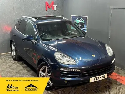 Używany Porsche Cayenne 245 KM (180 kW) 2013 Niebieski SUV