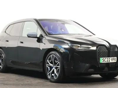 Usado BMW iX M Sport 236 kW (322 CV) 2022 Negro SUV