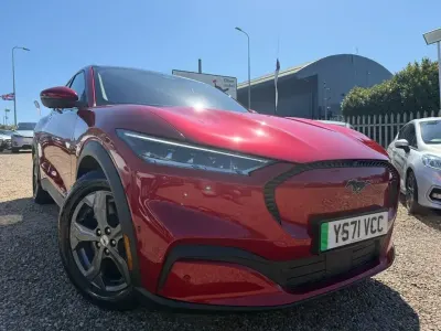 Begagnad Ford Mustang Extended Range 294 HK (216 kW) 2022 Röd SUV