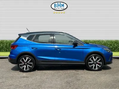 Używany Seat Arona FR 110 KM (80 kW) 2023 Niebieski SUV
