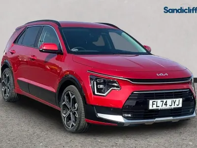 Gebraucht Kia Niro 139 PS (102 kW) 2024 Rot SUV