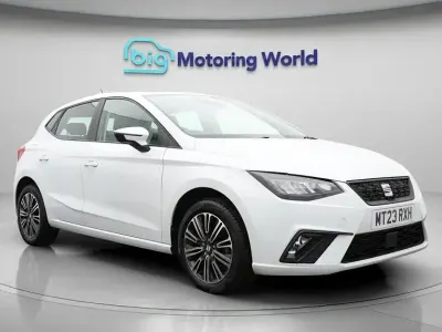 Begagnad Seat Ibiza SE Technology 95 HK (69 kW) 2023 Vit Halvkombi