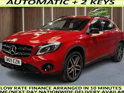 Usado Mercedes GLA180 Urban 122 HP (89 kW) 2020 Vermelho SUV