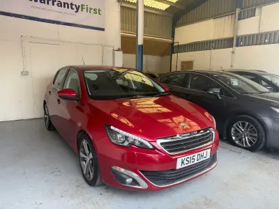 Używany Peugeot 308 Allure 115 KM (84 kW) 2015 Czerwony Hatchback