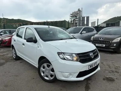 Used Dacia Sandero Ambiance 75 HP (55 kW) 2016 White Hatchback