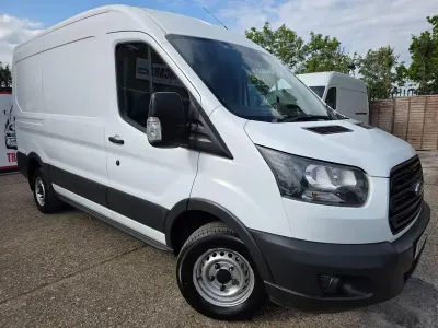 Usado Ford Transit 130 HP (95 kW) 2018 Branco Van